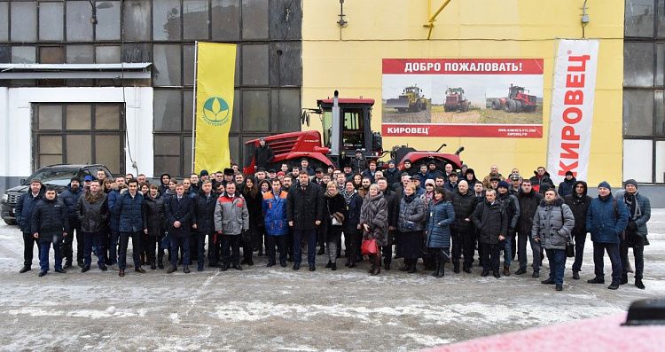 На площадке Петербургского тракторного завода состоялась встреча партнёров АО «Росагролизинг»