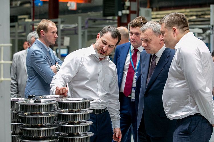 Вице-премьер Юрий Борисов посетил петербургские машиностроительные предприятия 