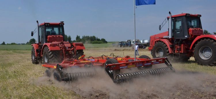 Завод представил новую модификацию трактора «Кировец» серии К-744Р в Суздале